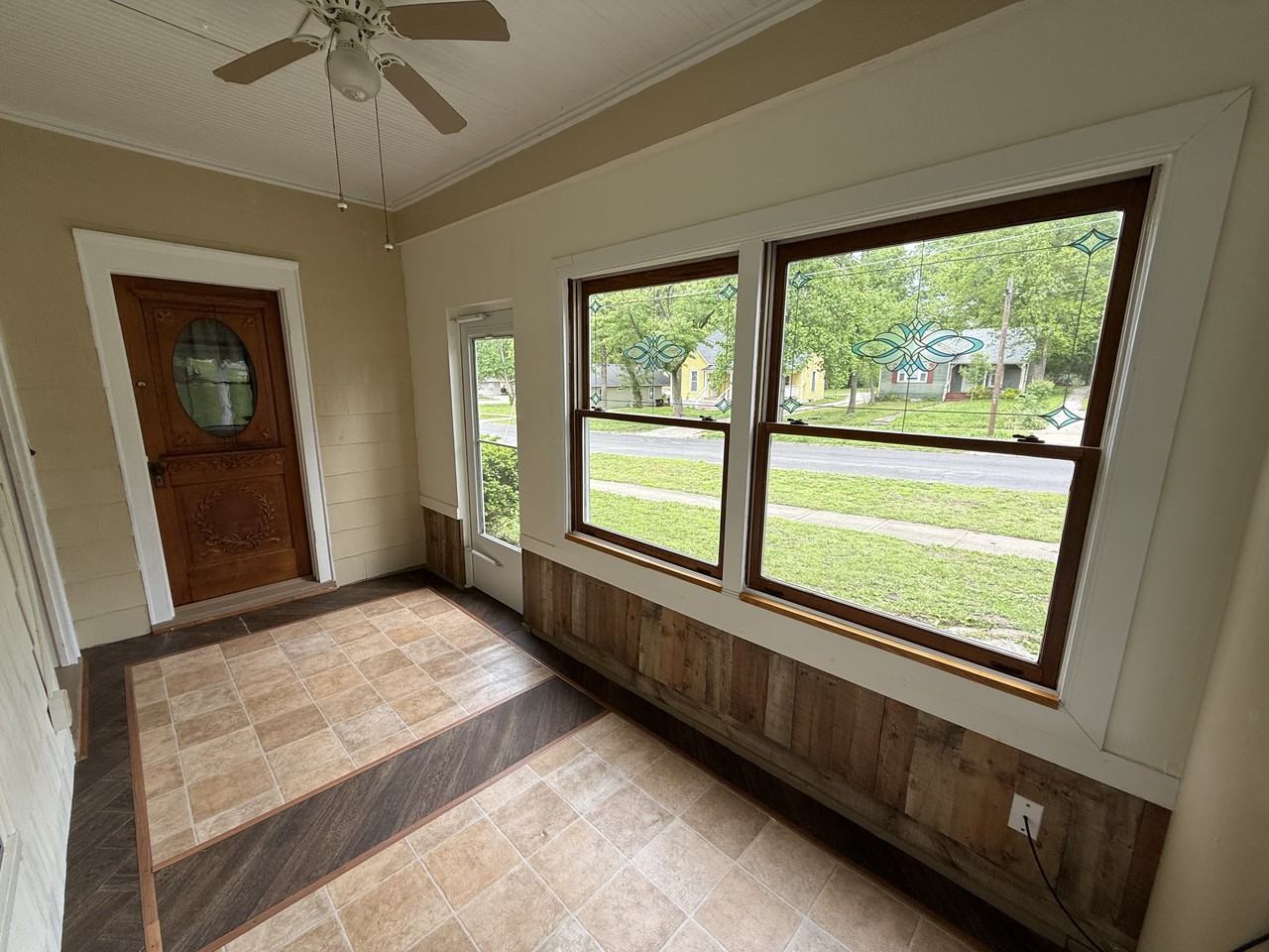 318 W Gay St #A - Photo 2 of 10