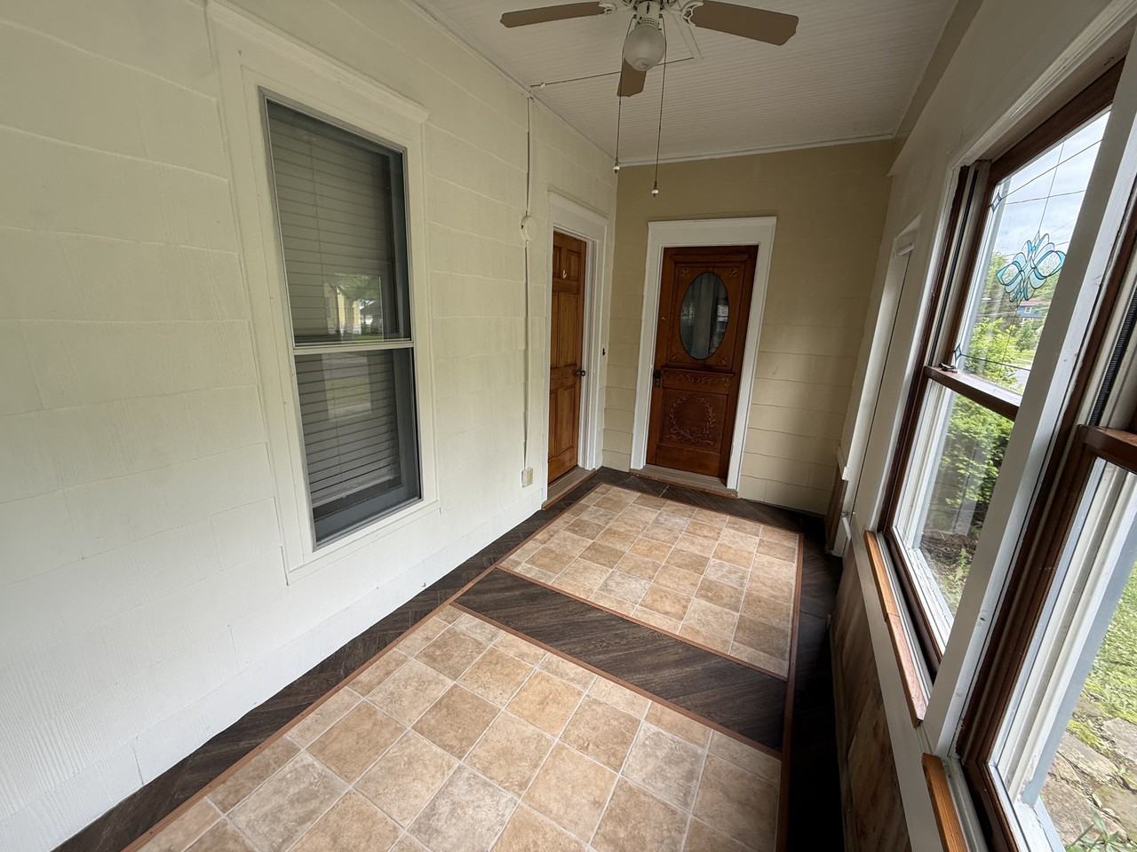 318 W Gay St #A - Photo 3 of 10