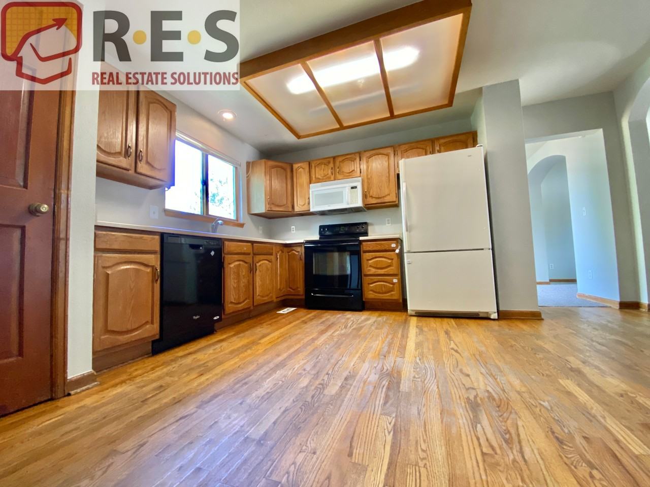 9393 Princeton St - Photo 3 of 18