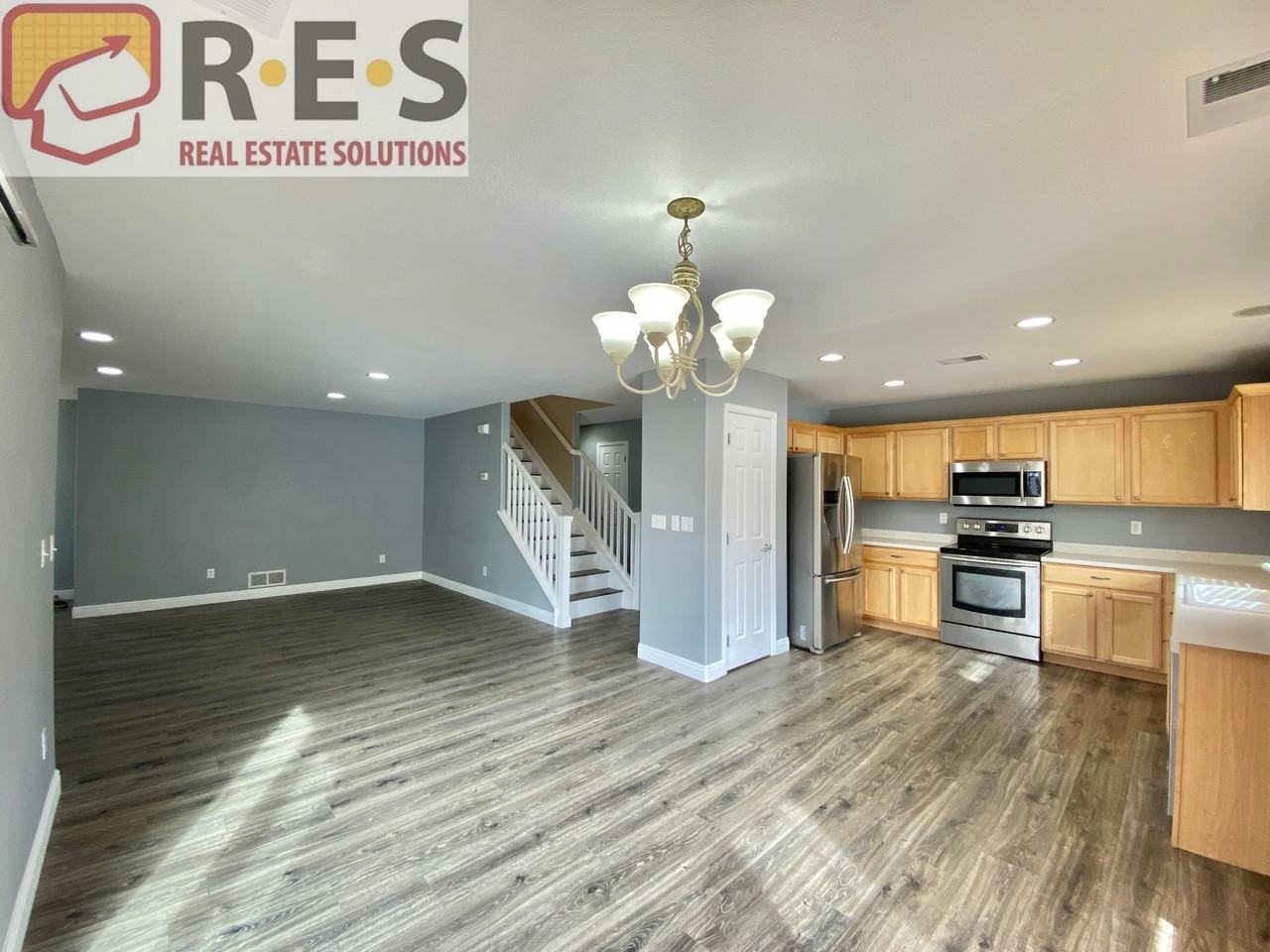 5731 Raleigh Cir - Photo 3 of 16