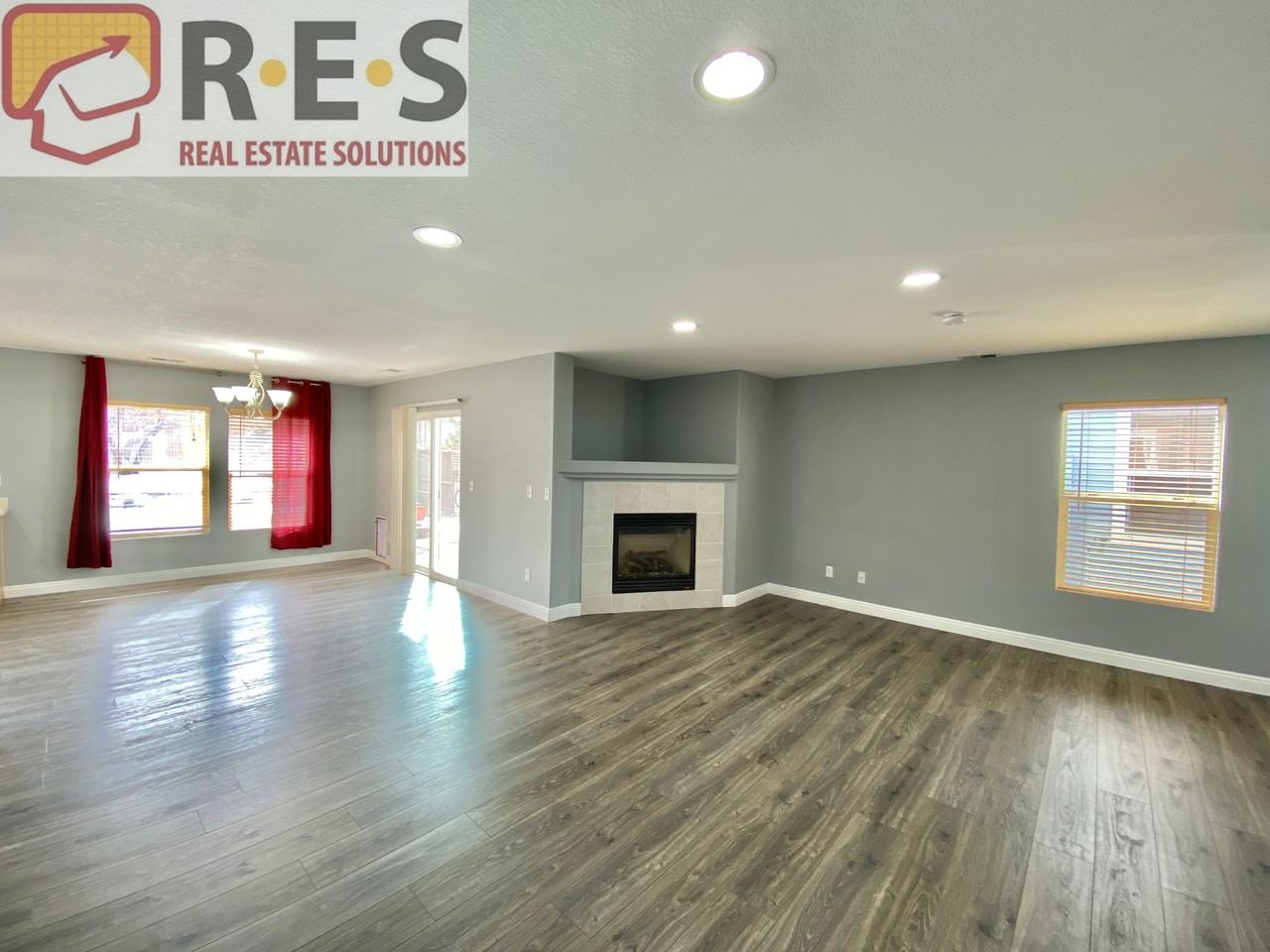 5731 Raleigh Cir - Photo 4 of 16