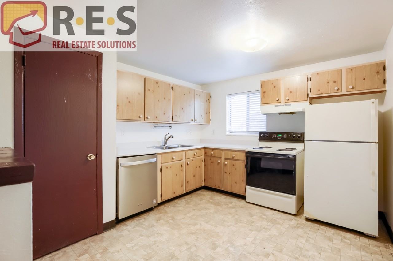 1080 S Eliot St #302 - Photo 2 of 9