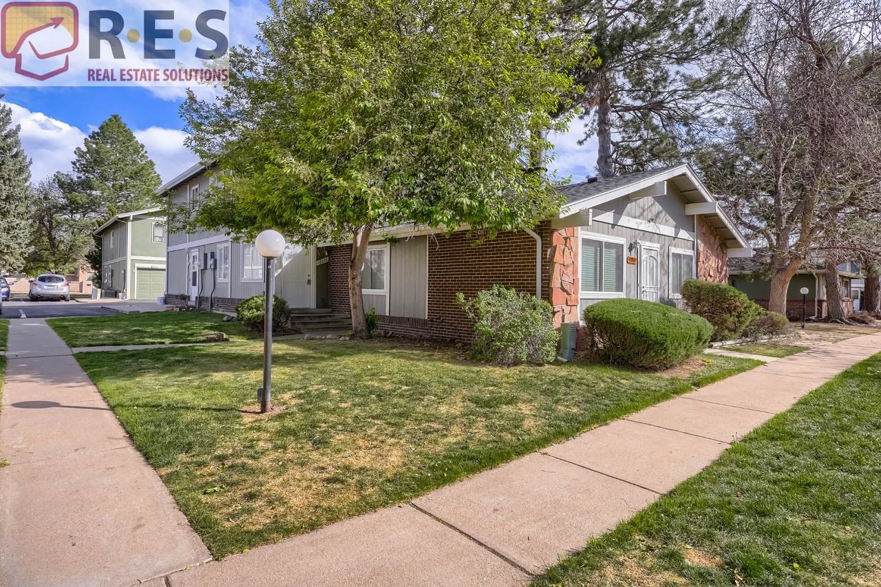 13335 E Louisiana Ave - Photo 2 of 11