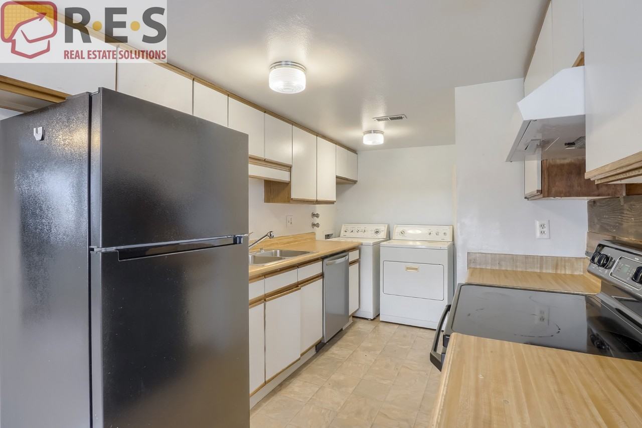 13335 E Louisiana Ave - Photo 3 of 11
