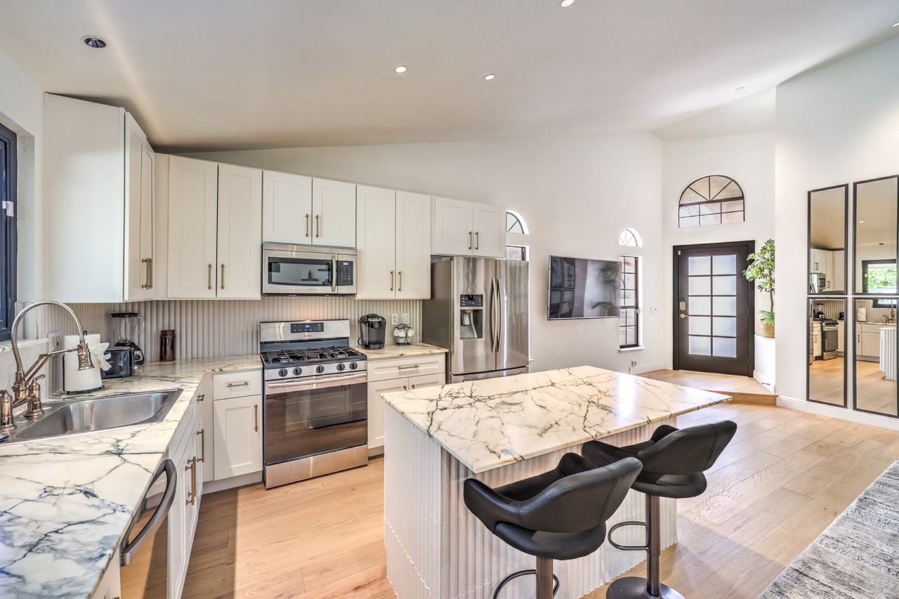 1906 Old Mill Ln - Photo 6 of 34