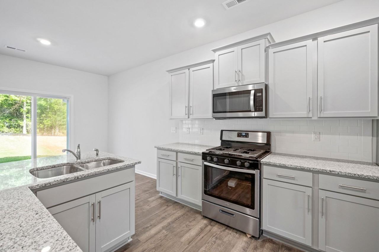 16117 Trenton Green Ln - Photo 4 of 40