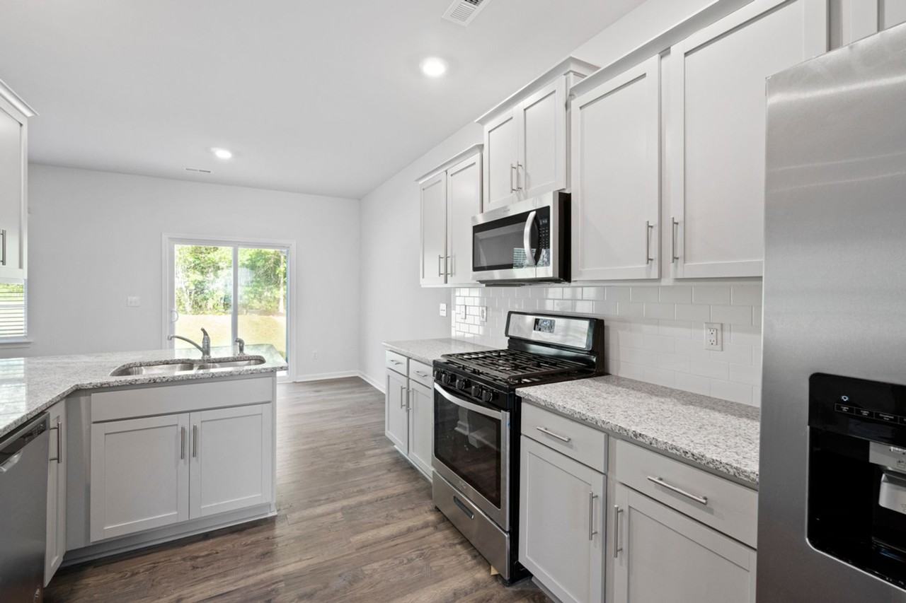 16117 Trenton Green Ln - Photo 5 of 40