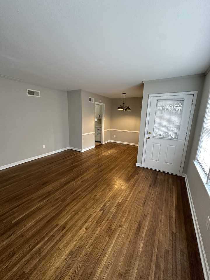 4672 Willow Rd - Photo 3 of 12