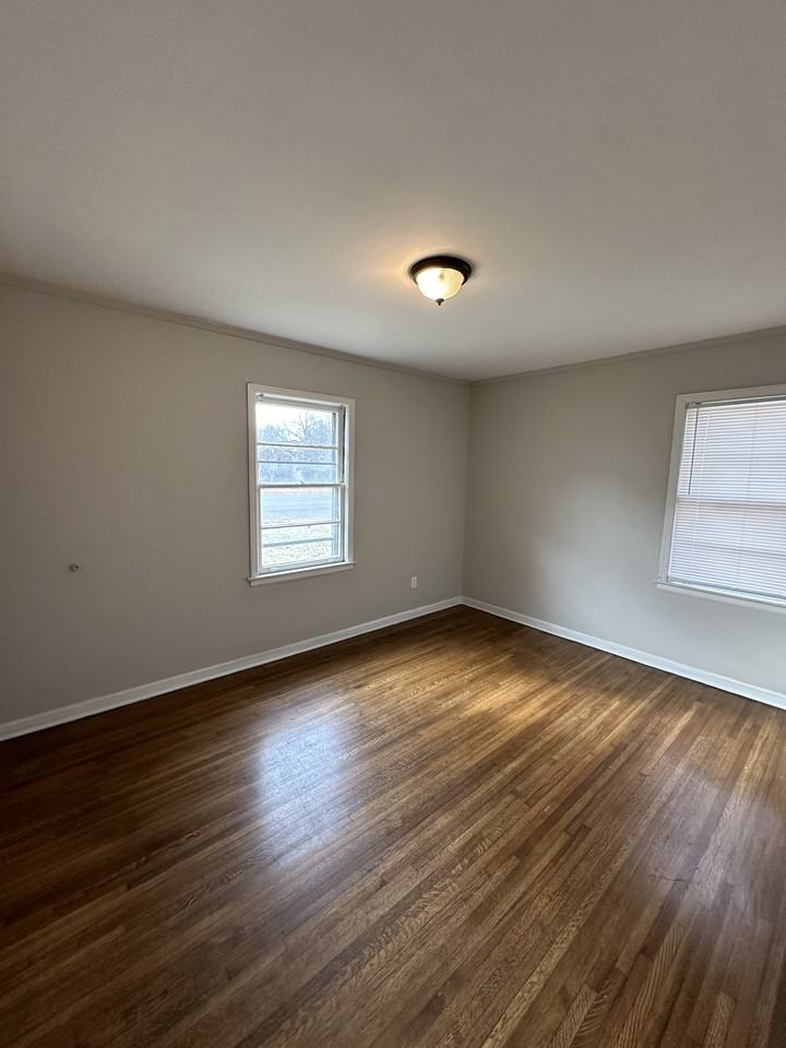 4672 Willow Rd - Photo 5 of 12