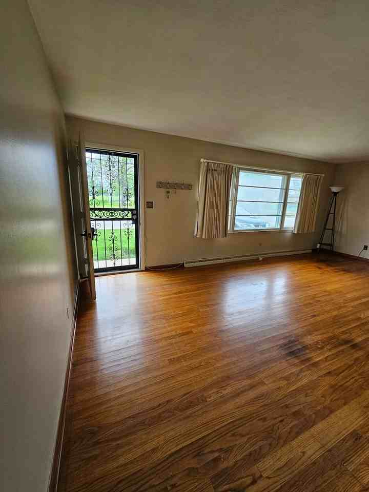 28 Phillips Dr - Photo 3 of 28