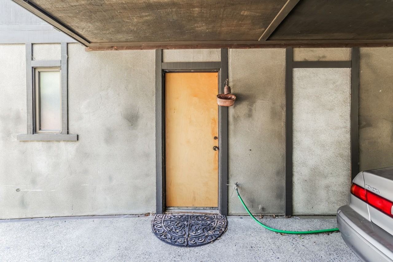 1021 Keith Ave Lowr Level - Photo 2 of 26