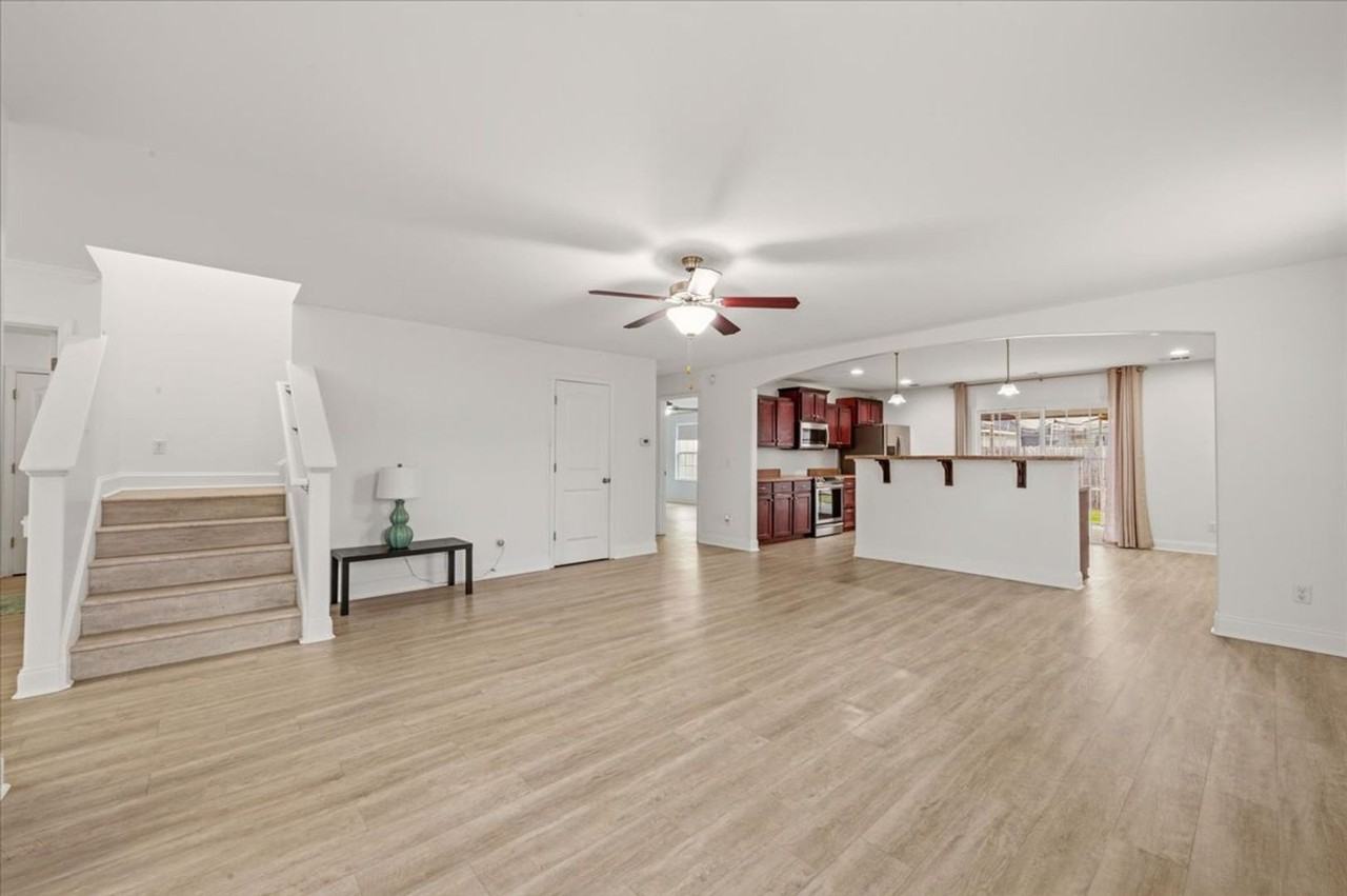 102 Old Mill Rd - Photo 2 of 43
