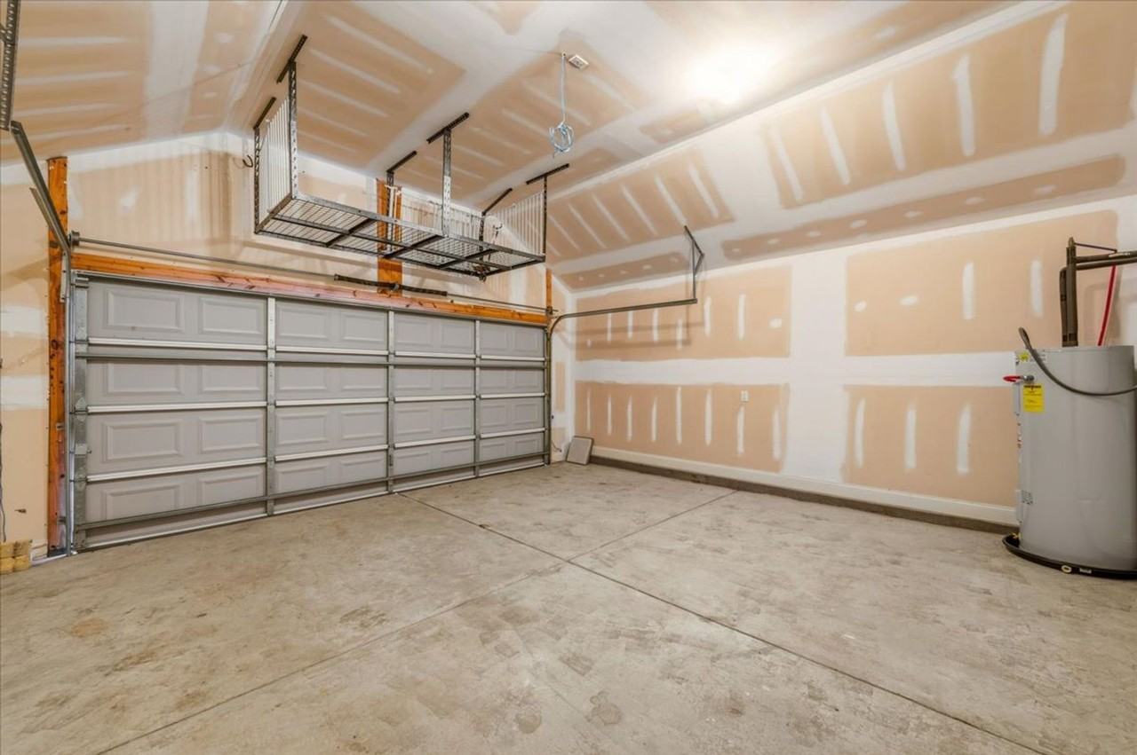 102 Old Mill Rd - Photo 5 of 43
