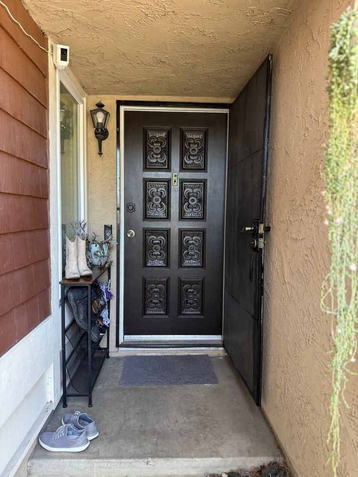 2368 Fulham Way - Photo 3 of 25