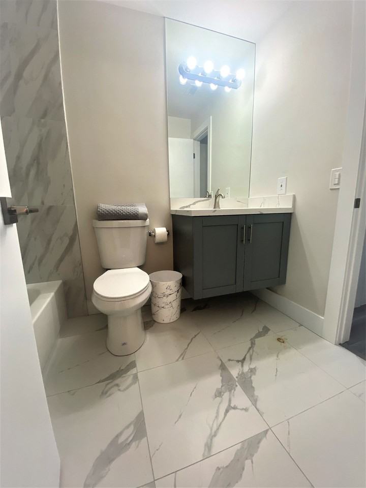 Villas at Windmill Point - Photo 3 of 50