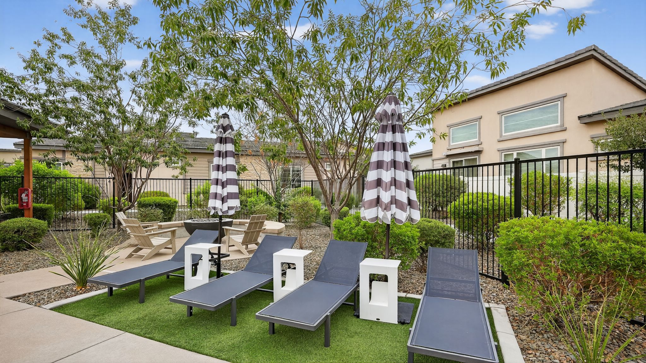 Grandstone at Sunrise - Photo 5 of 21