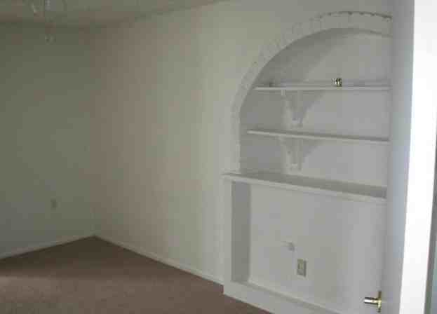 1228 S Mckemy St - Photo 4 of 15