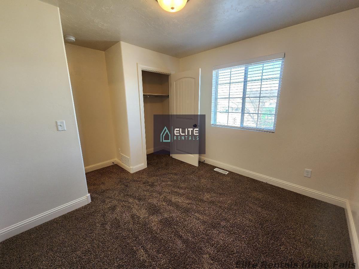 4234 Liberty Dr - Photo 6 of 15