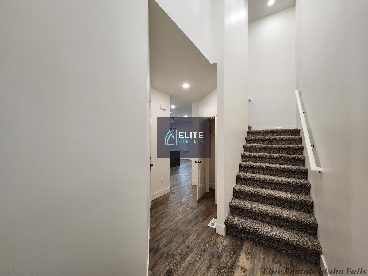 3049 Kai Ct - Photo 3 of 20