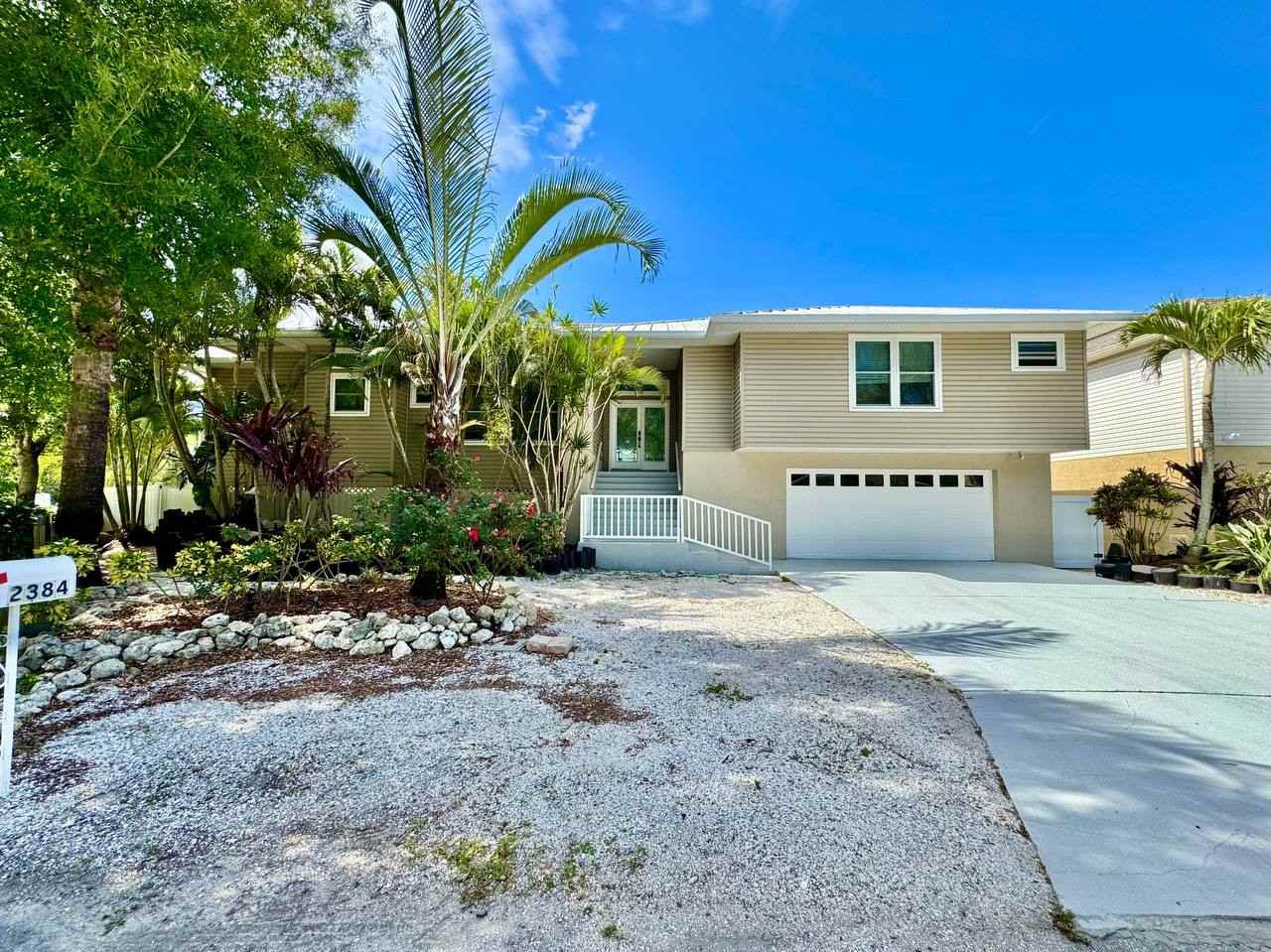 2384 Creek Ct - Photo 2 of 50