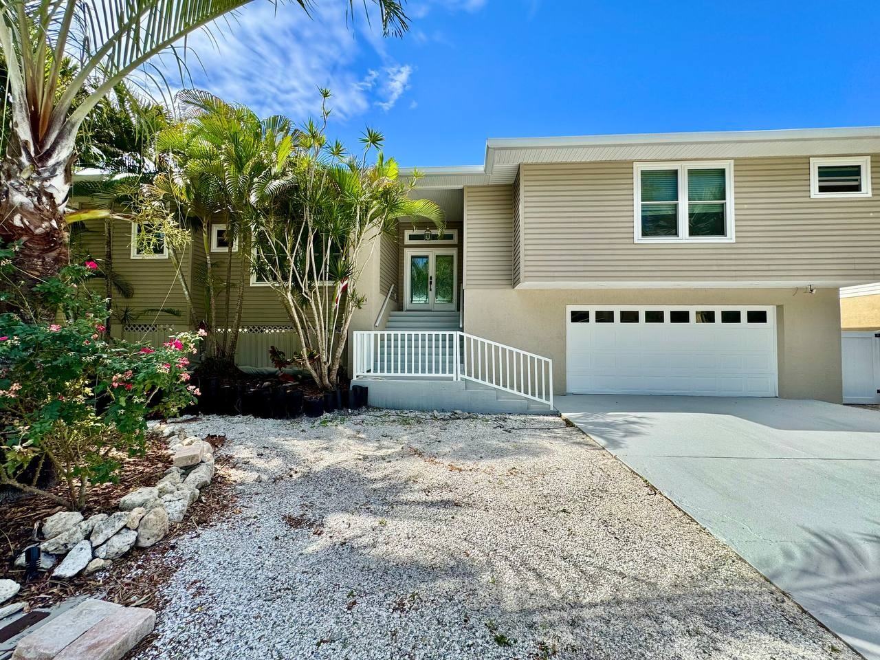 2384 Creek Ct - Photo 4 of 50