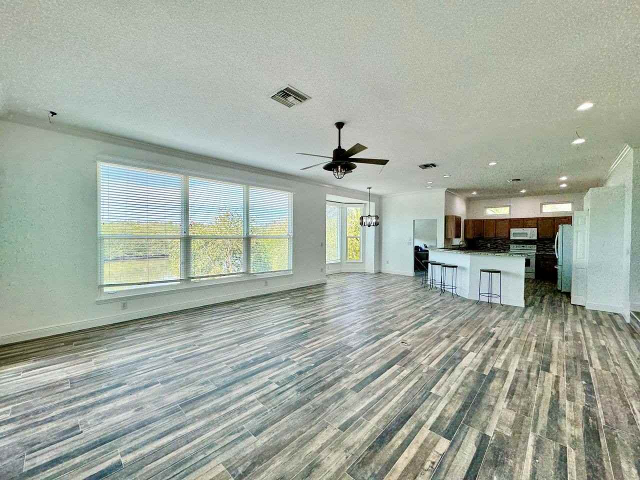 2384 Creek Ct - Photo 6 of 50