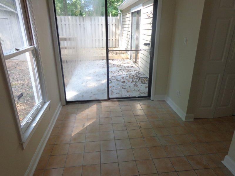 5035 Martins Crossing Rd - Photo 4 of 9