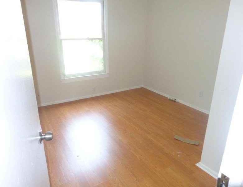 5035 Martins Crossing Rd - Photo 5 of 9