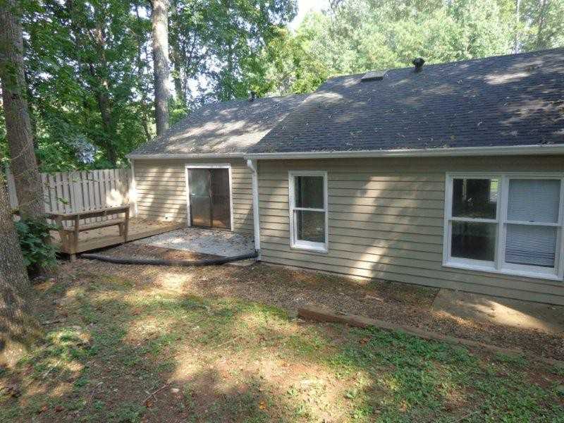 5035 Martins Crossing Rd - Photo 7 of 18