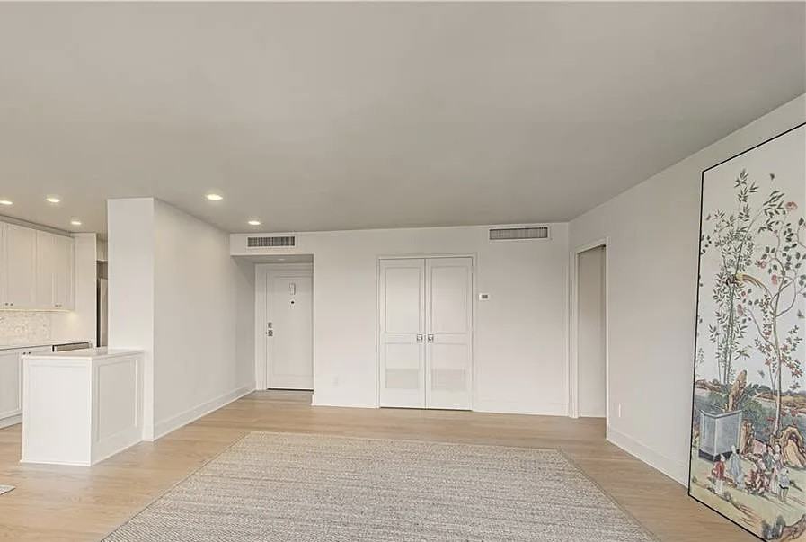 1400 East Ave #7 - Photo 2 of 6