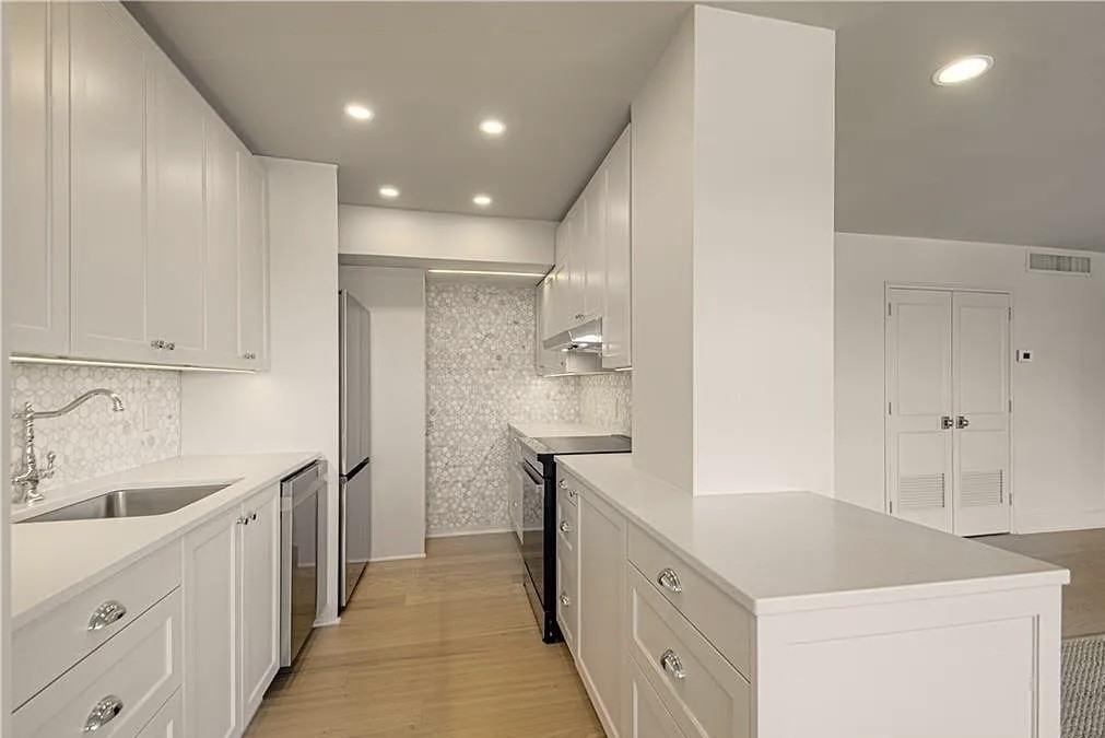 1400 East Ave #7 - Photo 3 of 6