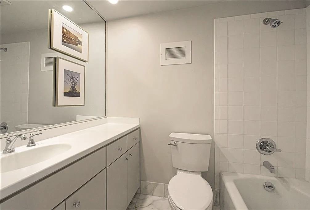 1400 East Ave #7 - Photo 5 of 6