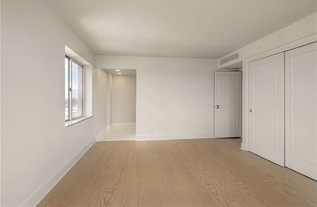 1400 East Ave #7 - Photo 6 of 6