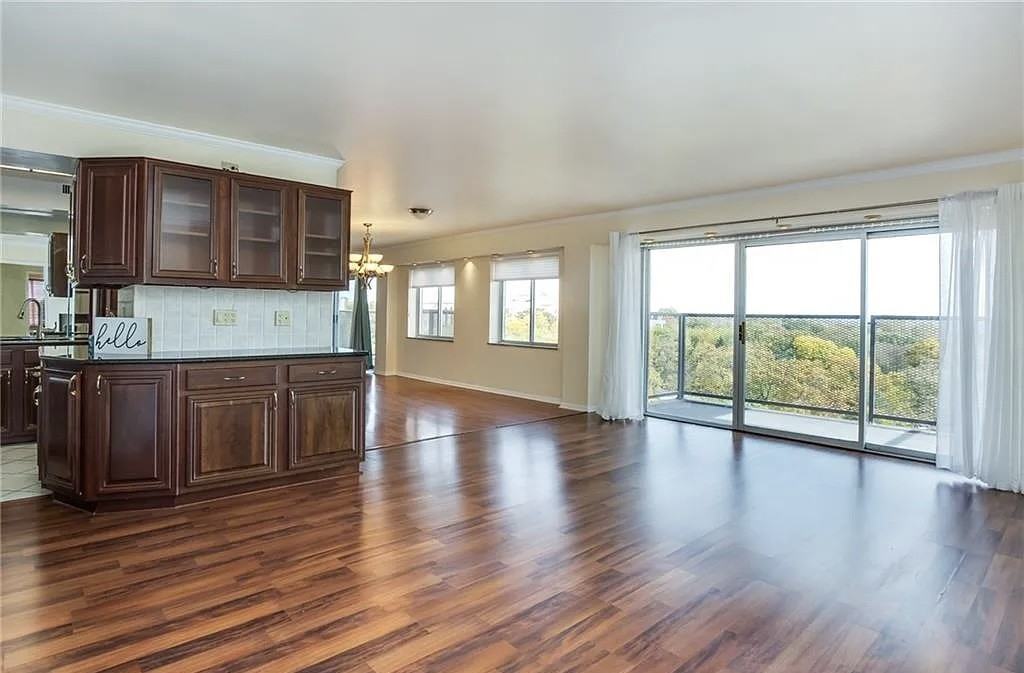 4550 Warwick Blvd #703-04 - Photo 4 of 16