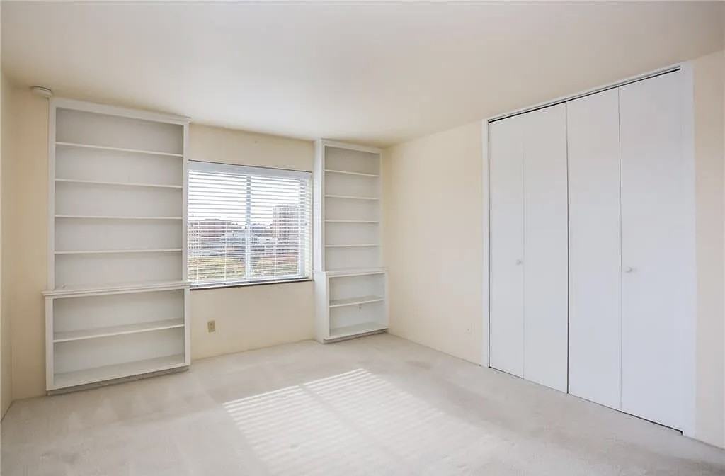 4550 Warwick Blvd #703-04 - Photo 7 of 16