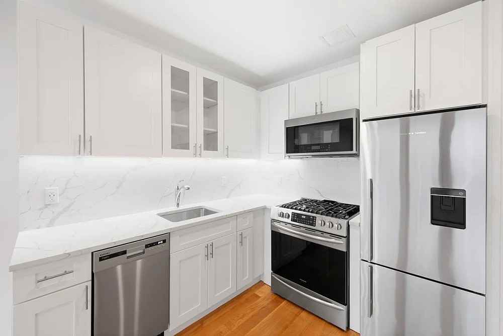 163 Beach 96th St - Photo 3 of 10