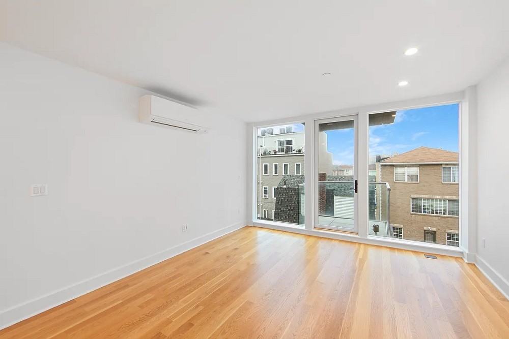 163 Beach 96th St - Photo 4 of 10