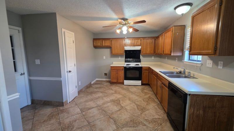7104 Olive Ridge Dr - Photo 4 of 16