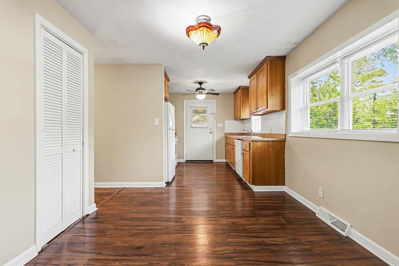 534 N Fayetteville St - Photo 4 of 23