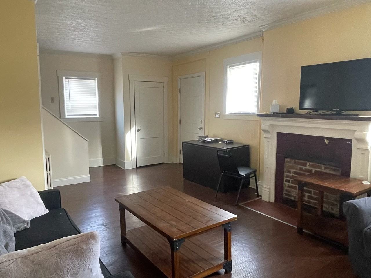 974 Oakland Ave - Photo 3 of 26