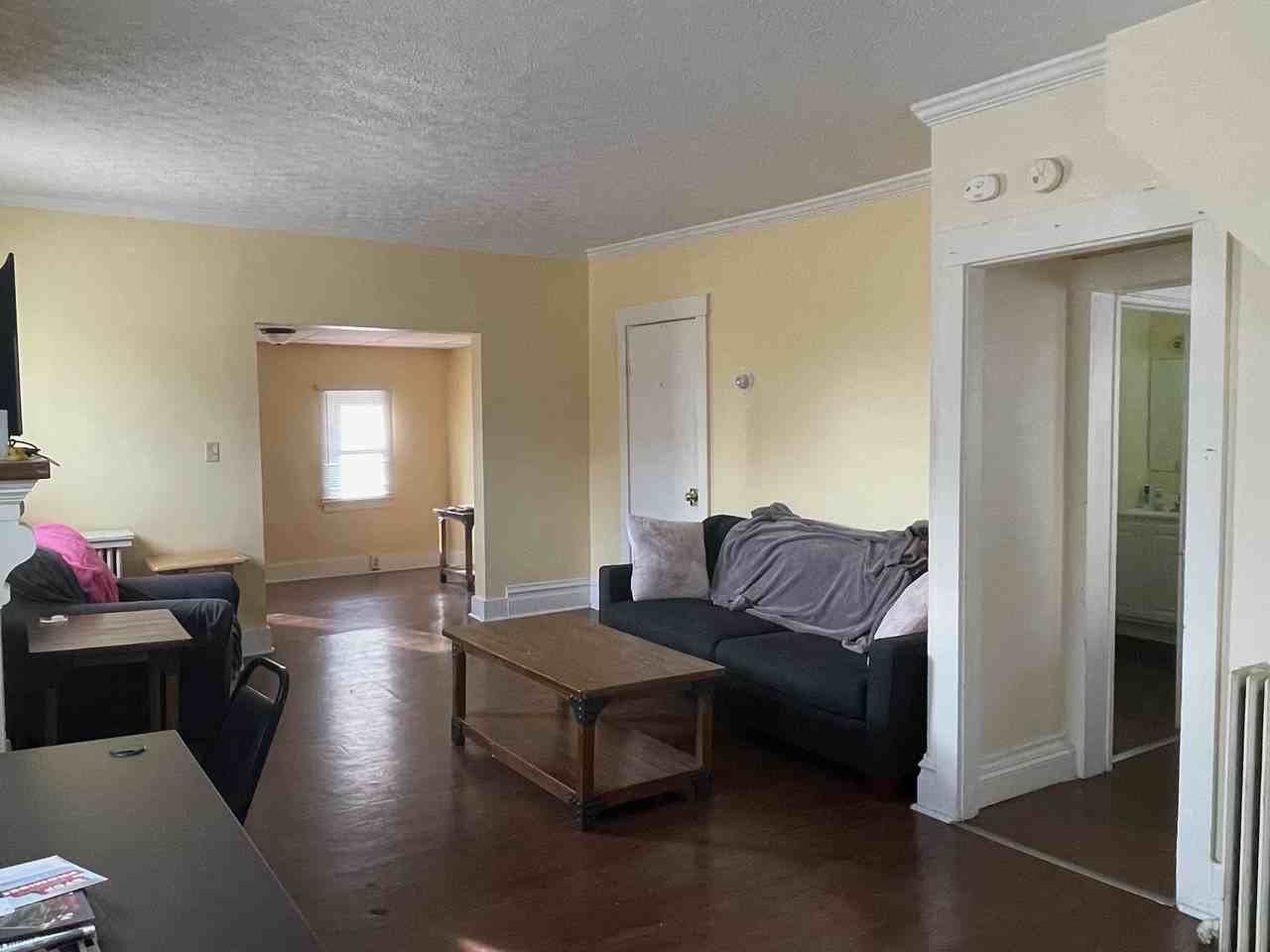 974 Oakland Ave - Photo 5 of 26