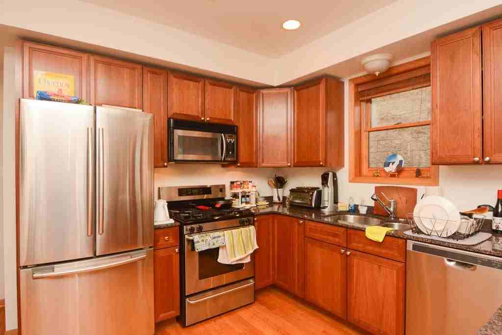 932 W Leland Ave #9Q - Photo 4 of 20