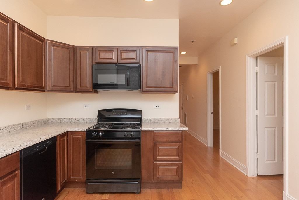 2535 N Kildare Ave #9Q - Photo 3 of 20