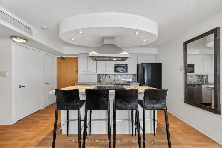 550 Queens Quay W #809 - Photo 6 of 18