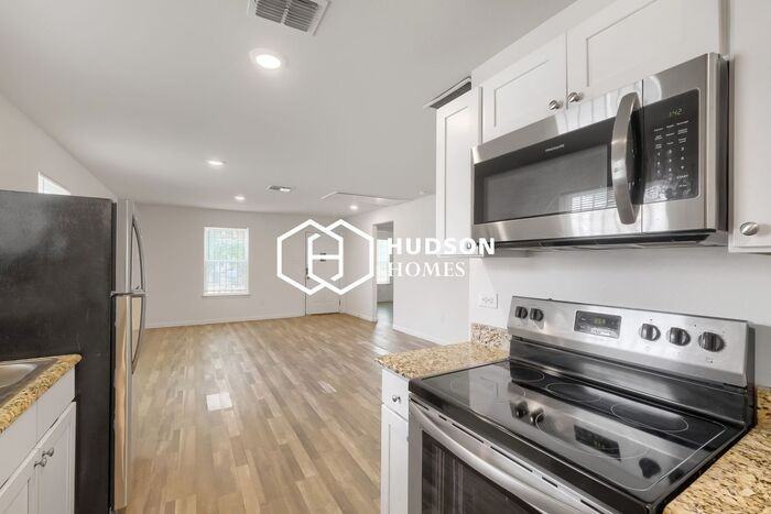 3318 Martin Luther King Dr - Photo 5 of 13