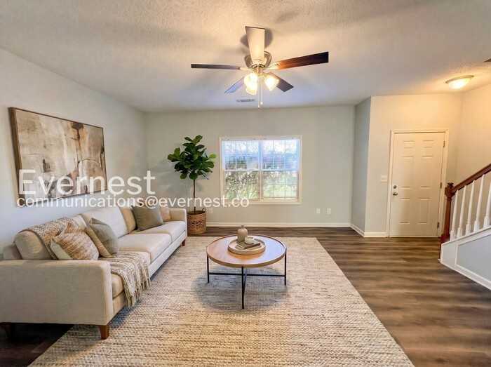 8644 Thomas Ln - Photo 3 of 24