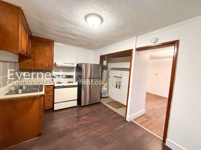 1233 Elm Ave #A - Photo 2 of 15