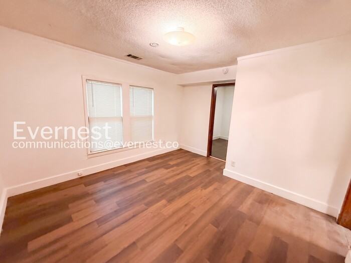 1233 Elm Ave #A - Photo 4 of 15