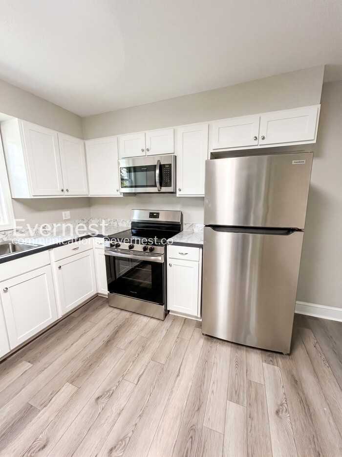 112 Tabor St - Photo 2 of 34