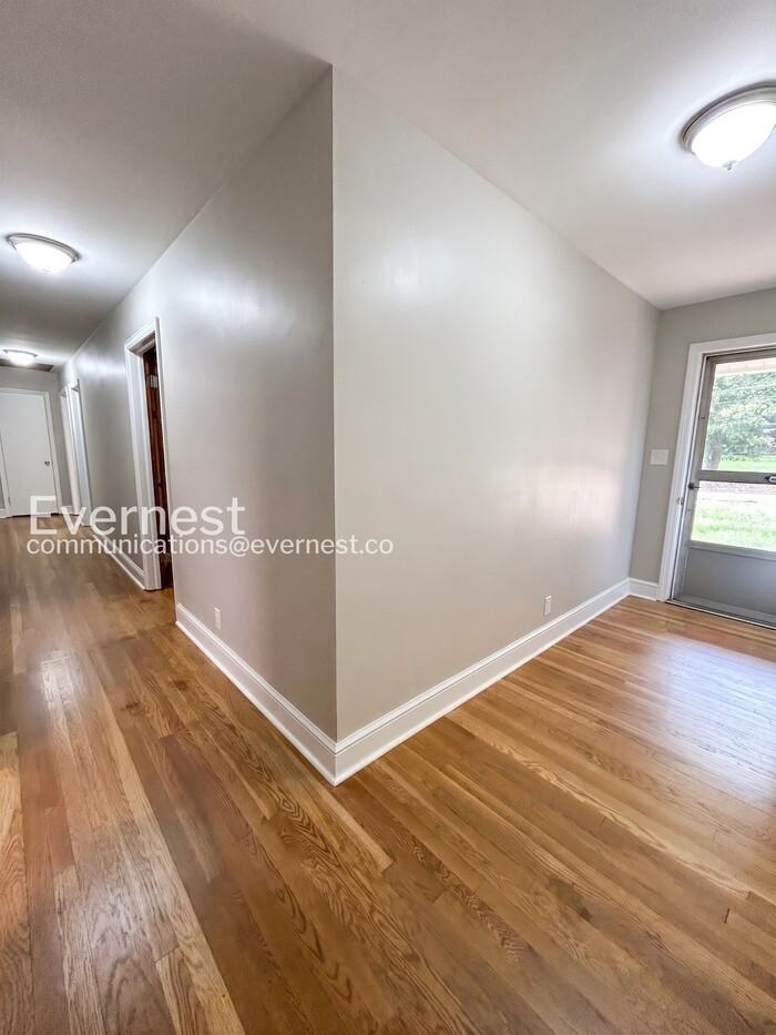 112 Tabor St - Photo 7 of 34